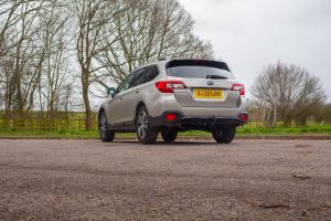 Subaru Outback 2018 года  (UK)